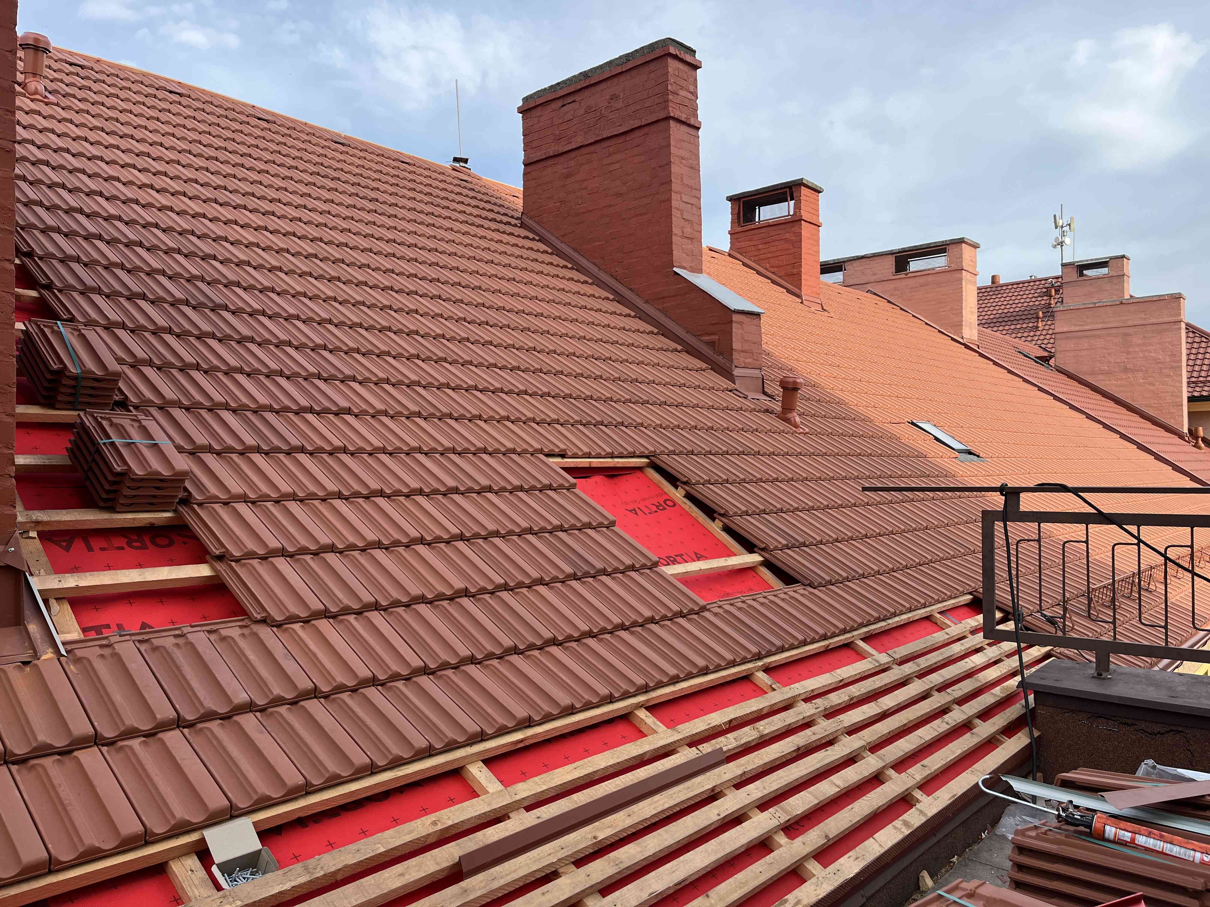 Nová strecha pre bytový dom v Ostrave – Porube