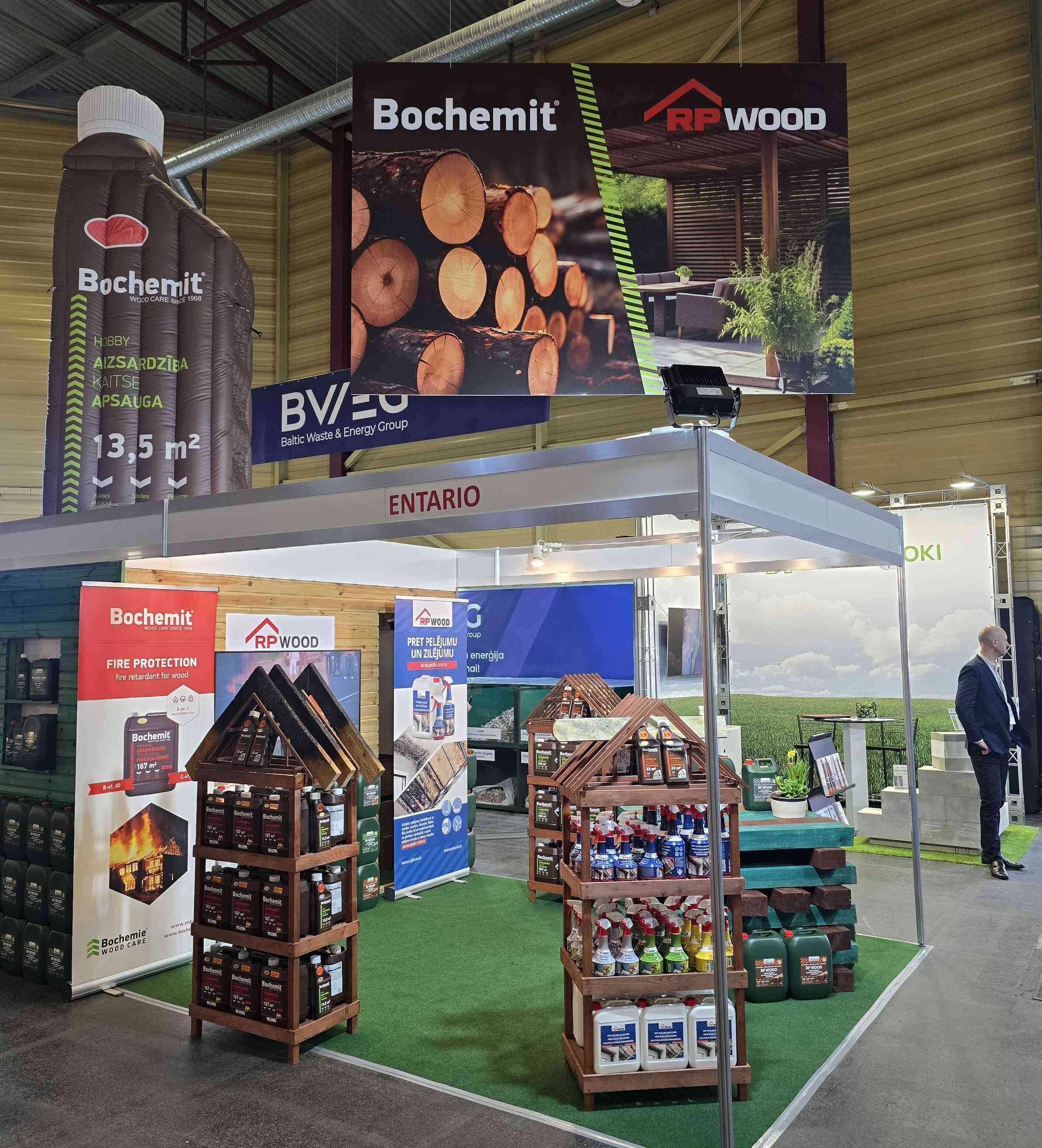 Nepřehlédnutelný Bochemit na veletrhu v Rize